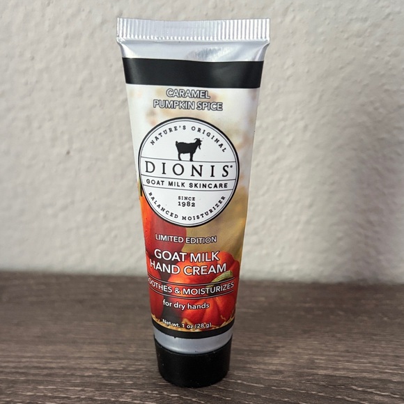 ❤️$4 NWT Dionis Caramel Pumpkin Spice Goat Milk Hand Cream - Picture 1 of 4